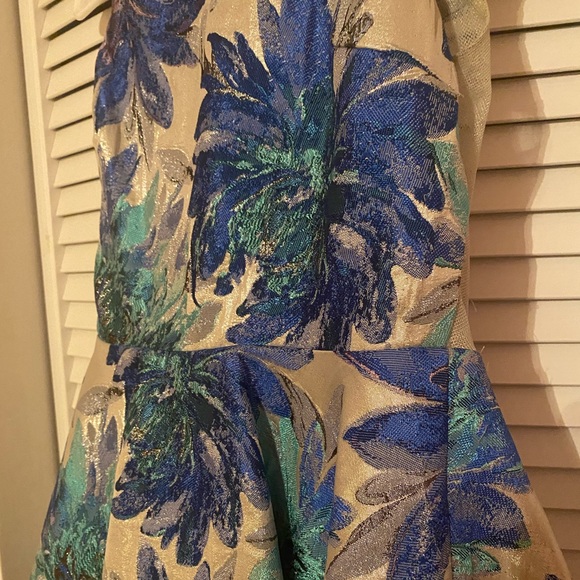BERGDORF GOODMAN dress. Size 0. Designer, Luxury dress in great condition. - Picture 4 of 7